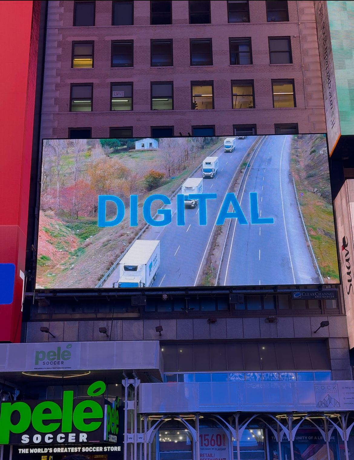 Times Square reklam yeni mecra
